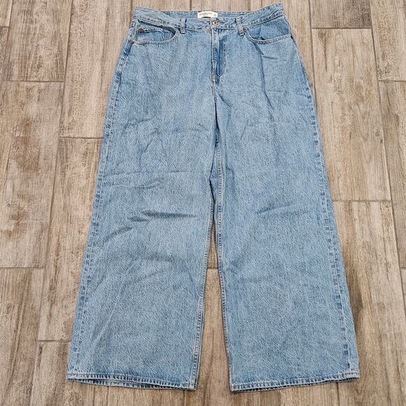 Abercrombie & Fitch Wide Leg High Rise Jeans Size 32 Curve Love Light Wash Denim - Picture 2 of 11